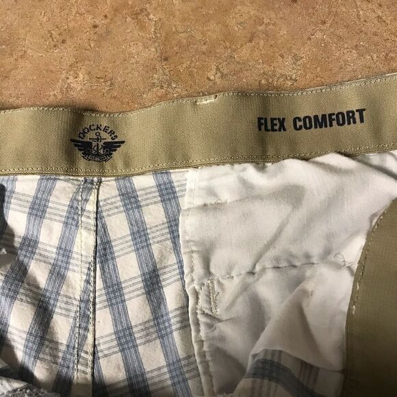 Men’s Dockers flex comfort plaid shorts - Picture 3 of 5